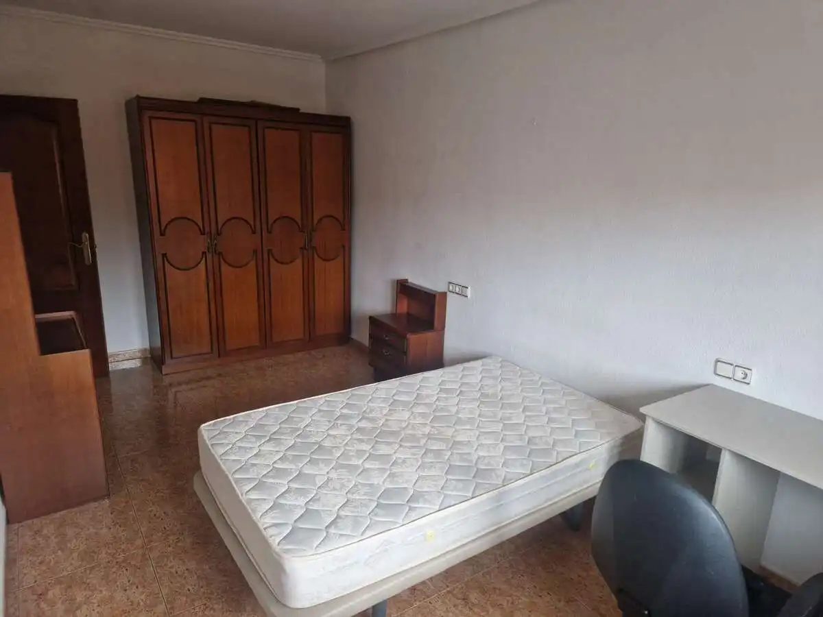 Habitación de Piso en venta en Cabrerizos con Calefacción, Terraza y Amueblado