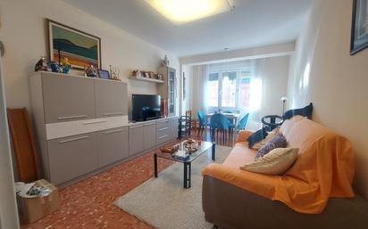Sala d'estar de Pis en venda en  Logroño amb Balcó
