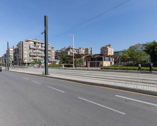 Vista exterior de Pis en venda en  Granada Capital amb Balcó