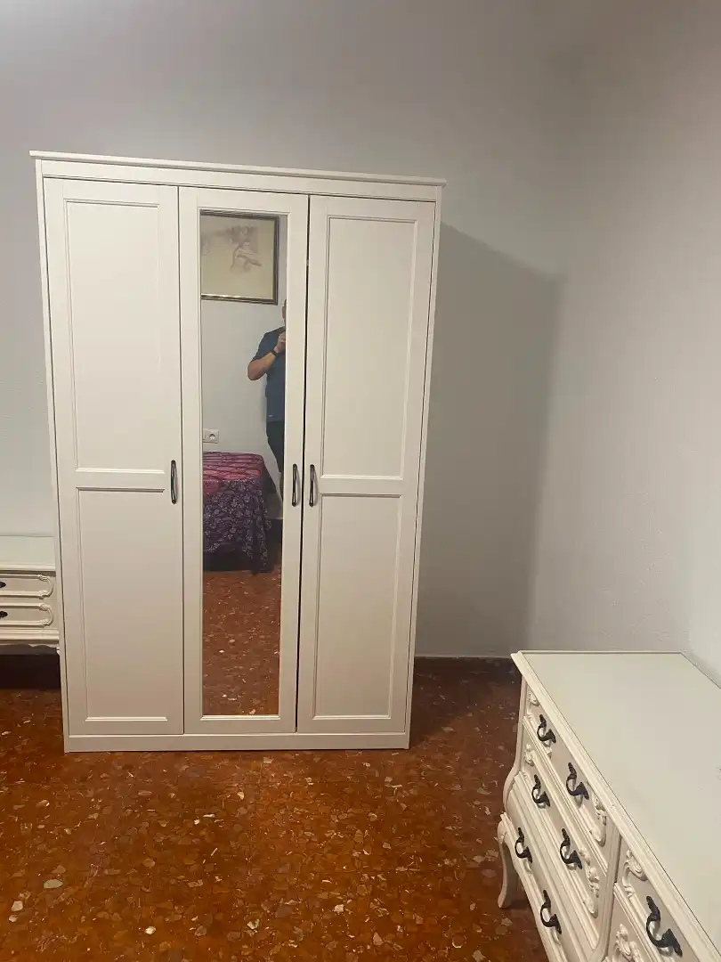Dormitori de Pis de lloguer en Málaga amb Aire condicionat, Terrassa i Moblat