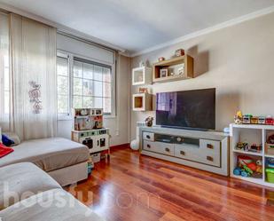 Living room of Flat for sale in Viladecans  with Air Conditioner, Heating and Parquet flooring