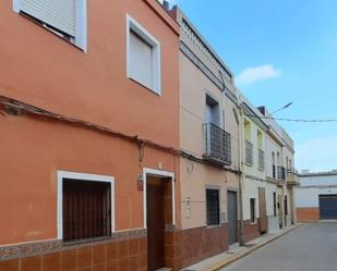 Vista exterior de Casa adosada en venda en Alberic amb Terrassa i Alarma