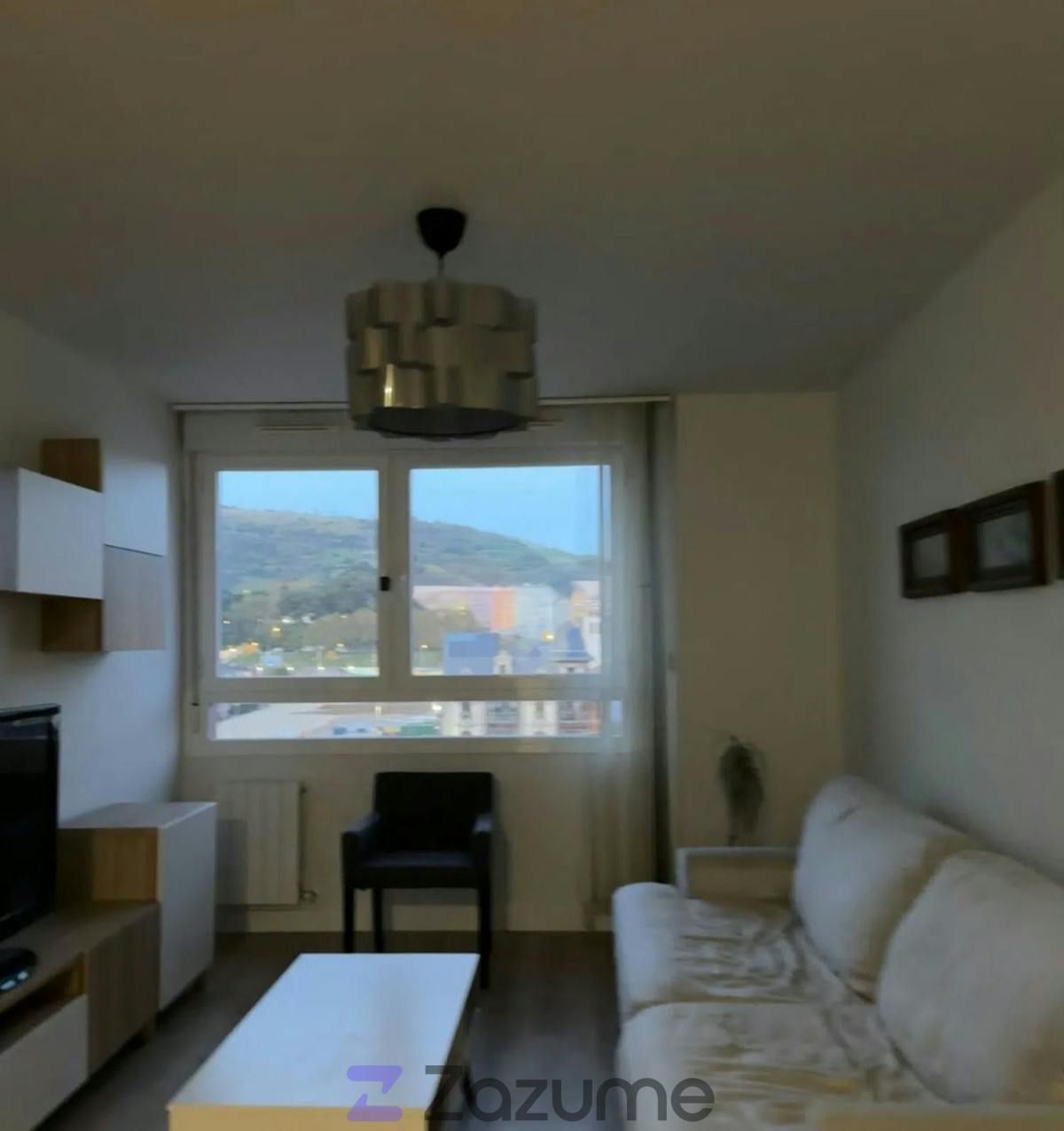 Dormitori de Apartament de lloguer en Bilbao  amb Calefacció, Terrassa i Moblat