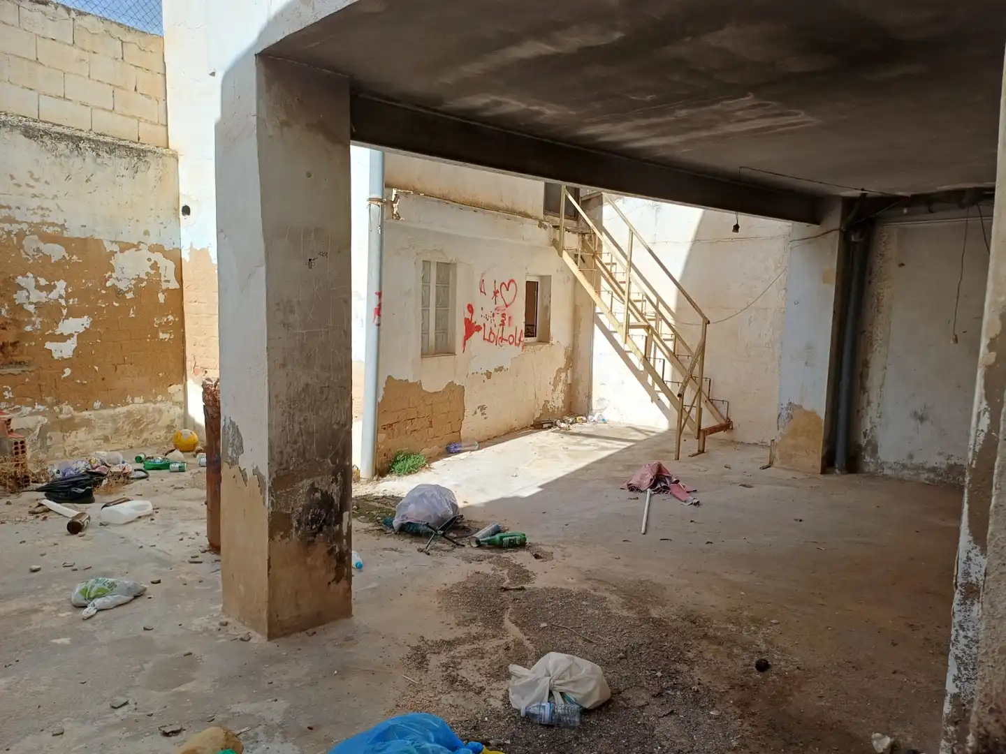 Casa adosada en venta en Yecla