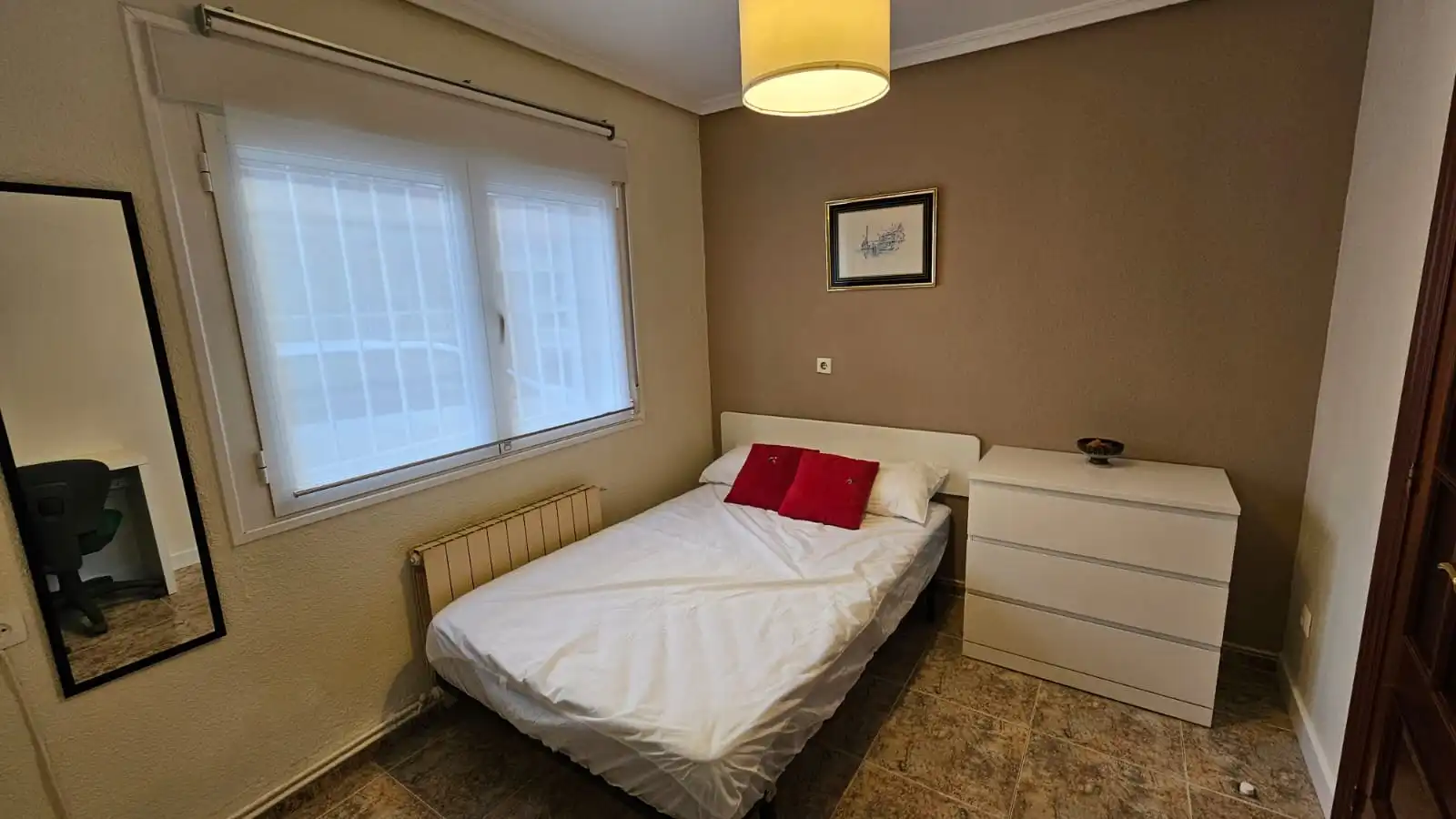 Dormitori de Pis en venda en Valladolid Capital amb Calefacció i Moblat