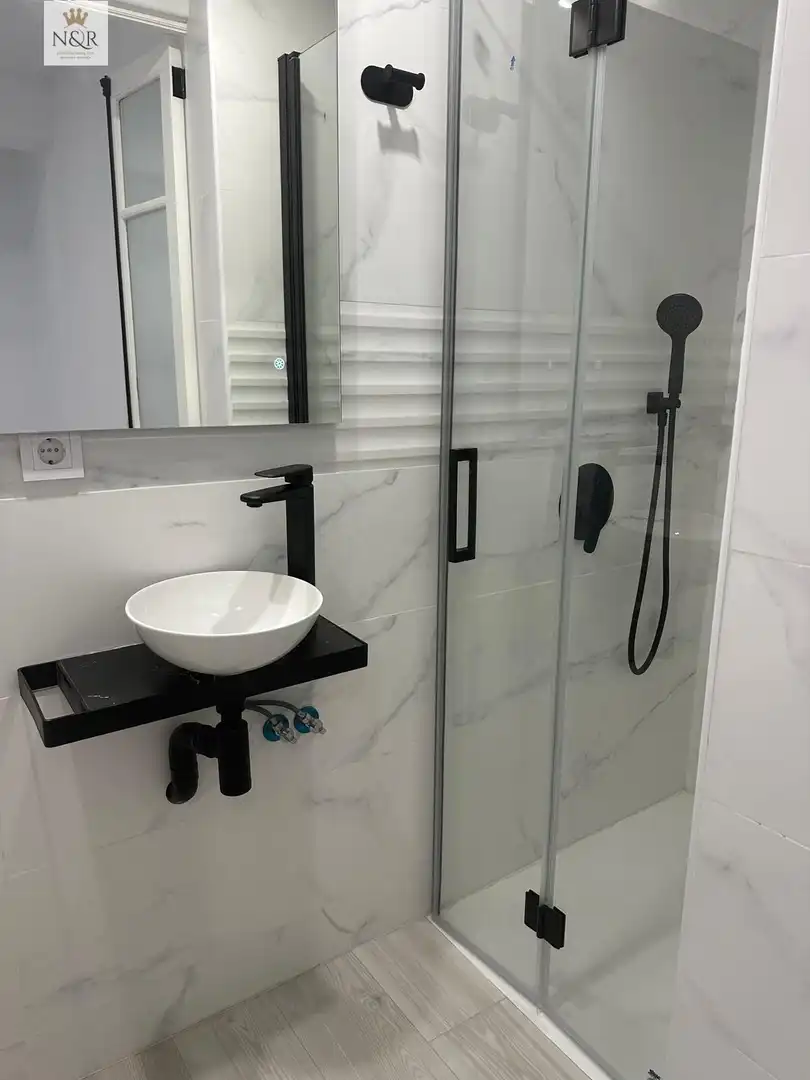 Badezimmer von Wohnung zum Verkauf in  Palma de Mallorca mit Klimaanlage und Balkon