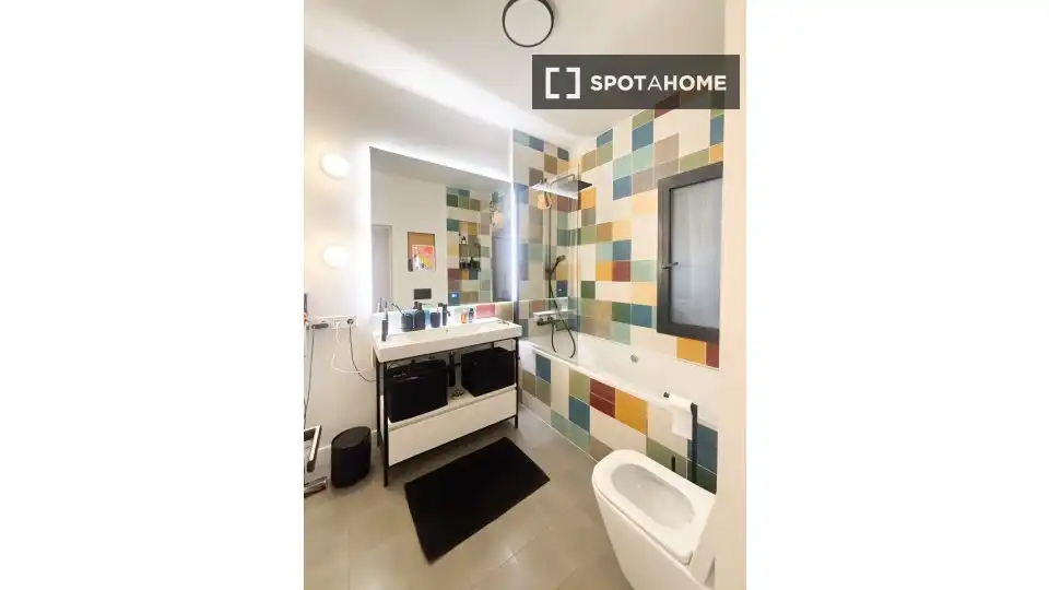 Bathroom of Flat for rent in Barcelona  with Air Conditioner, Heating and Furnished