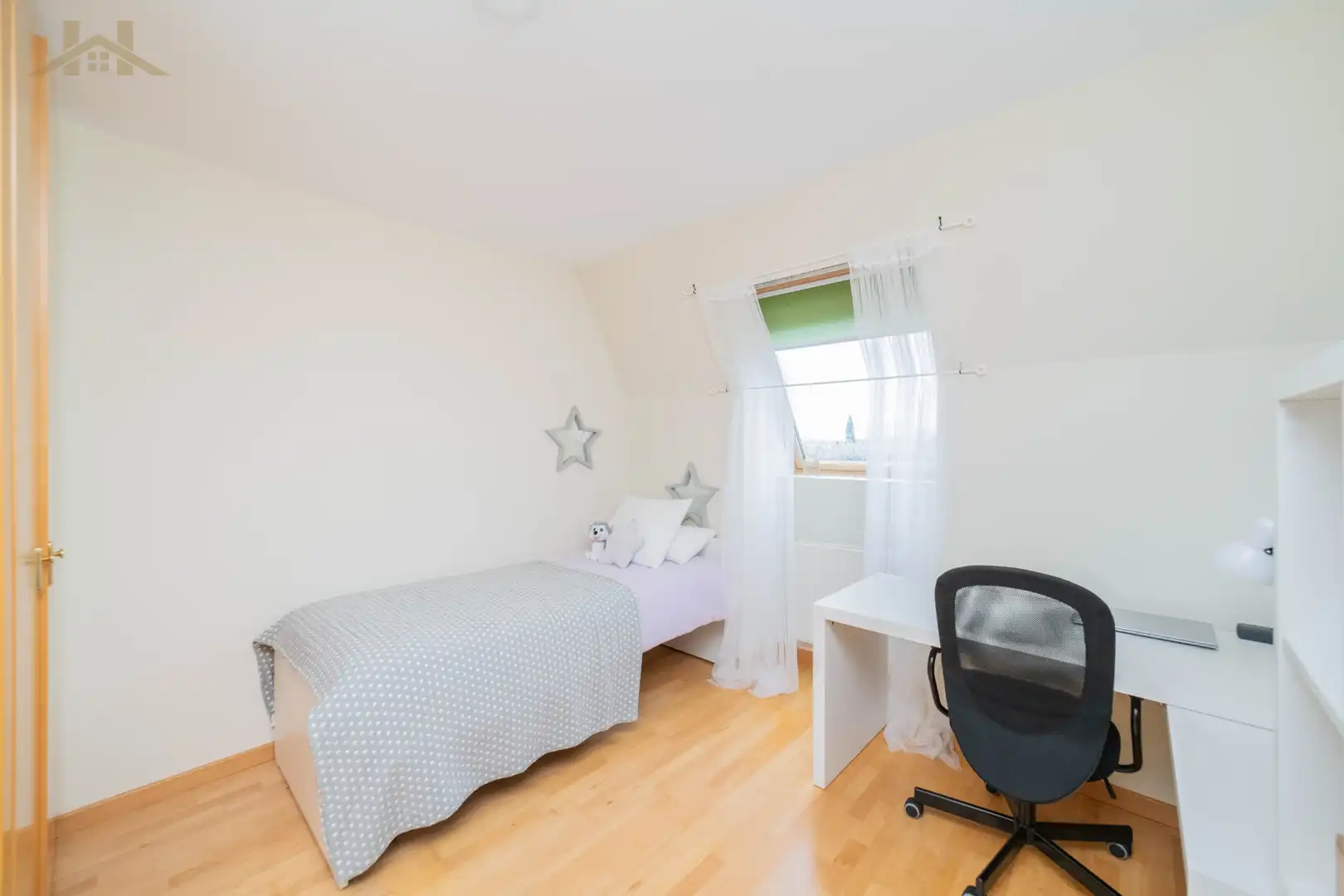 Habitación de Casa adosada en venta en Illescas con Aire acondicionado, Calefacción y Jardín privado