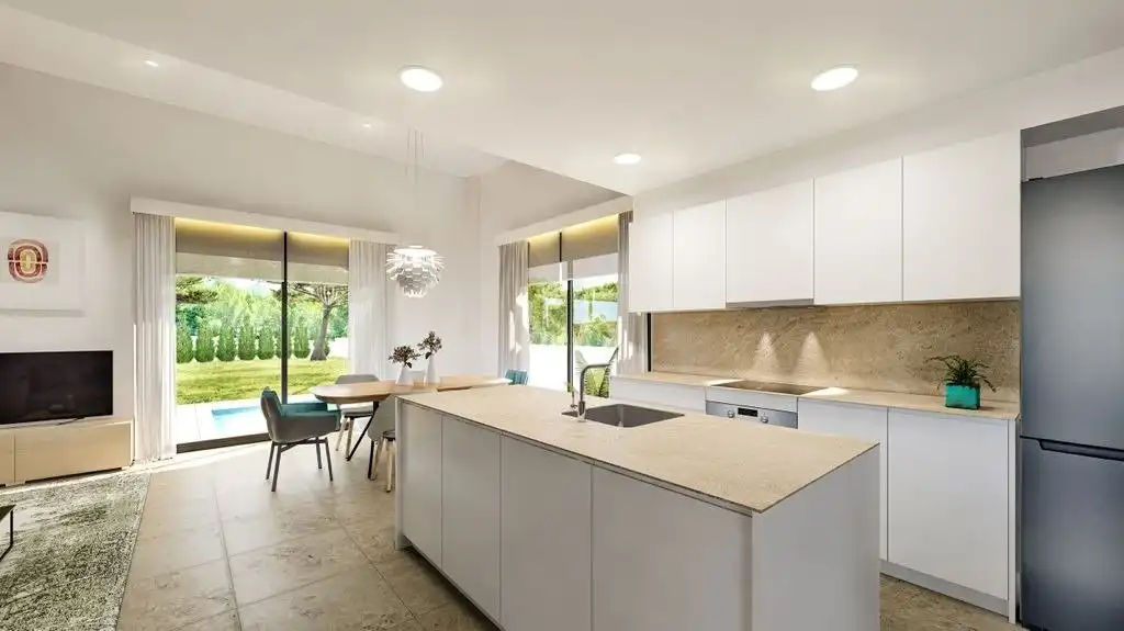 Detached house with pool for sale in Golf Bahía, imagen 4