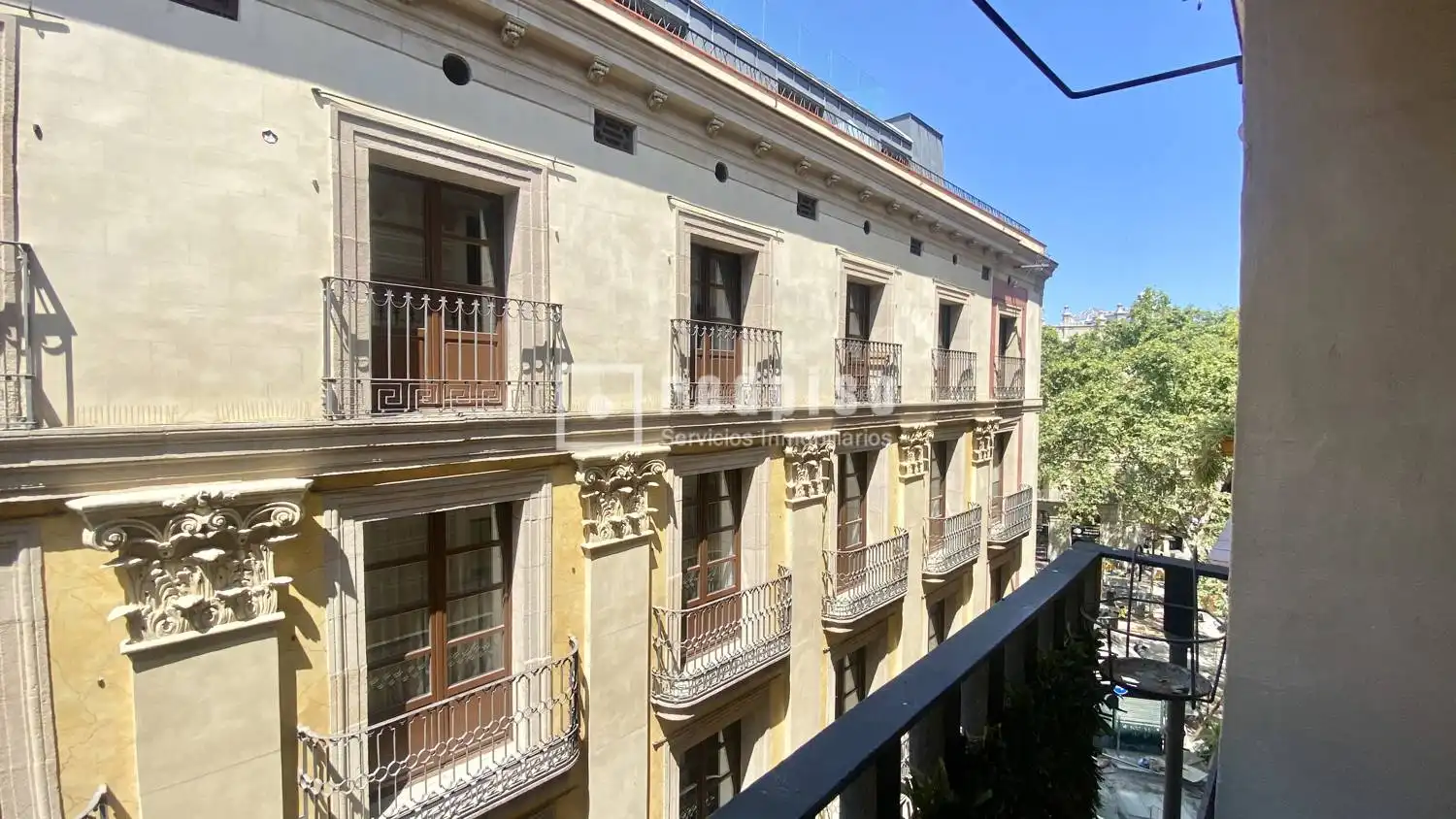 Vista exterior de Pis en venda en Barcelona