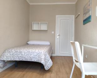 Bedroom of Flat to share in  Madrid Capital  with Heating, Furnished and Oven