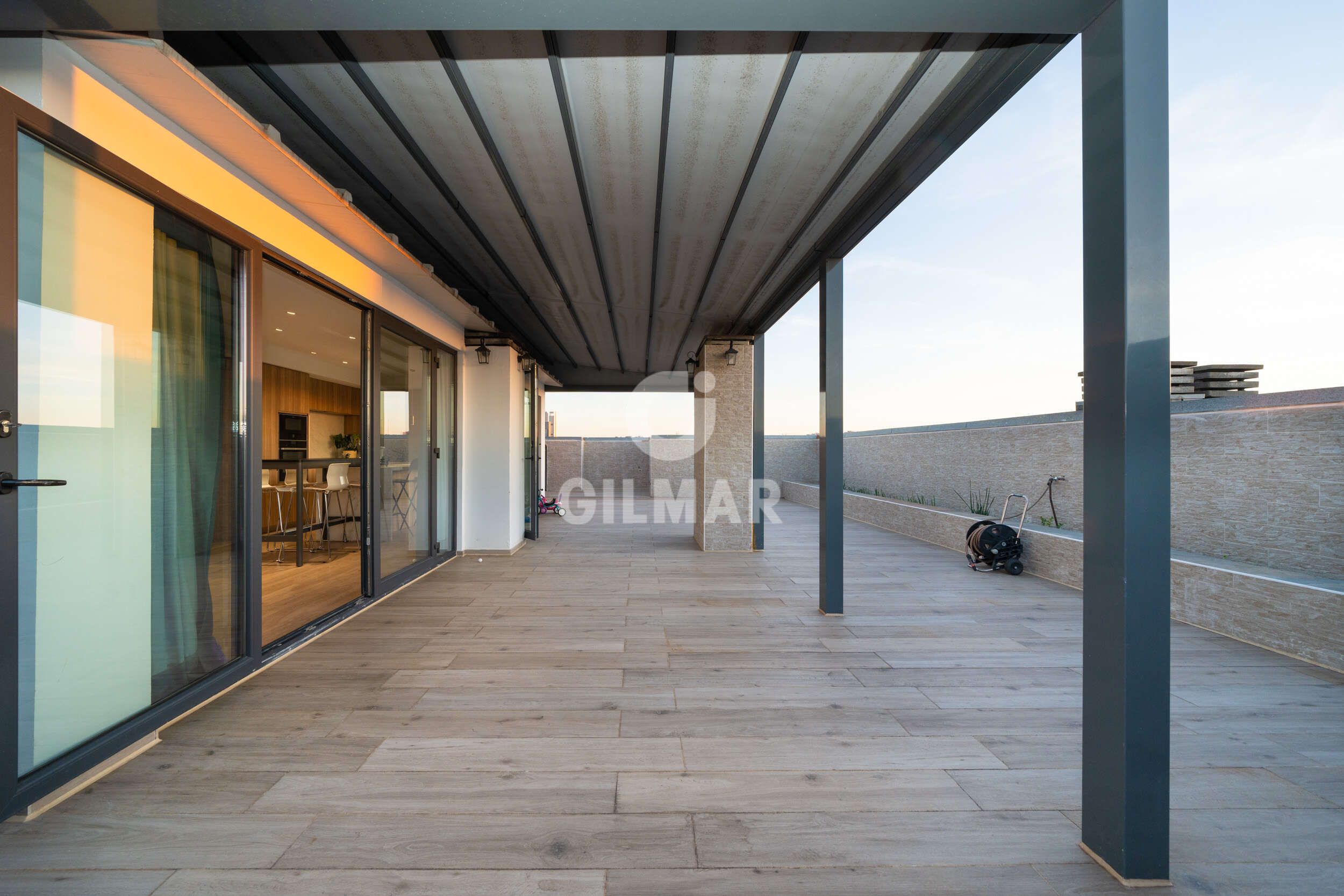 Terrassa de Dúplex en venda en  Madrid Capital amb Calefacció, Jardí privat i Traster