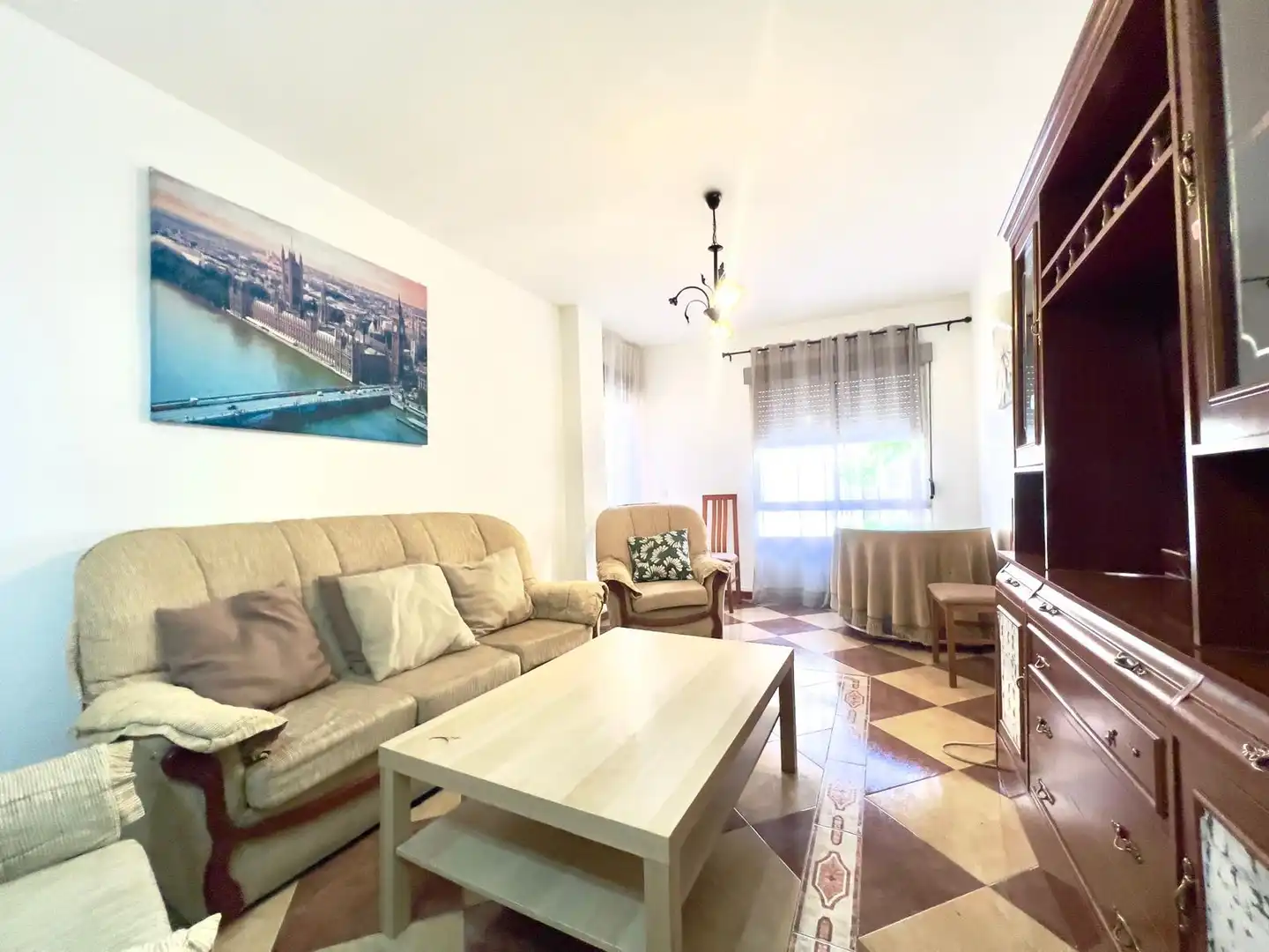 Sala de estar de Piso en venta en Cáceres con Calefacción, Terraza y Amueblado