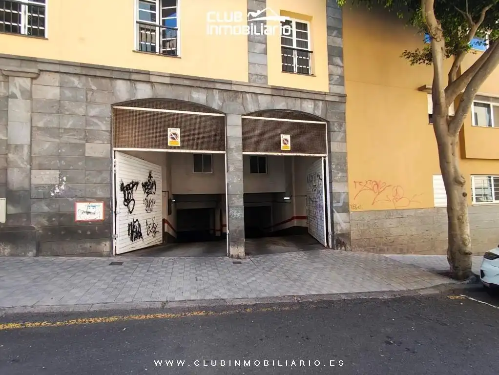 Parking de Piso de alquiler en San Cristóbal de la Laguna con Amueblado