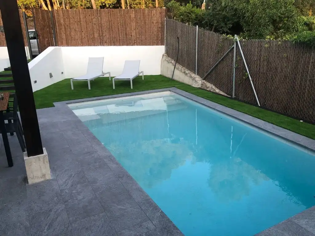Schwimmbecken von Haus oder Chalet zur Miete in Sant Pere de Ribes mit Klimaanlage, Heizung und Privatgarten