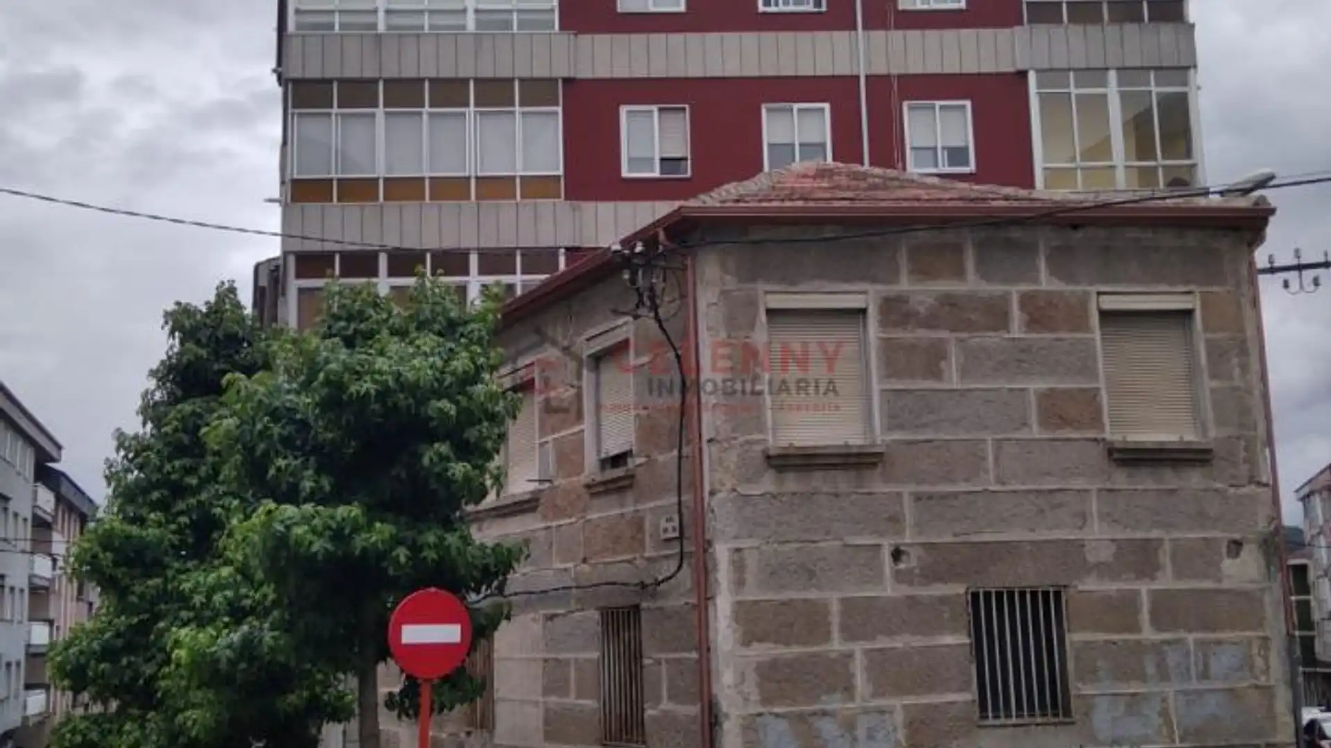 Vista exterior de Edificio en venta en Ourense Capital 