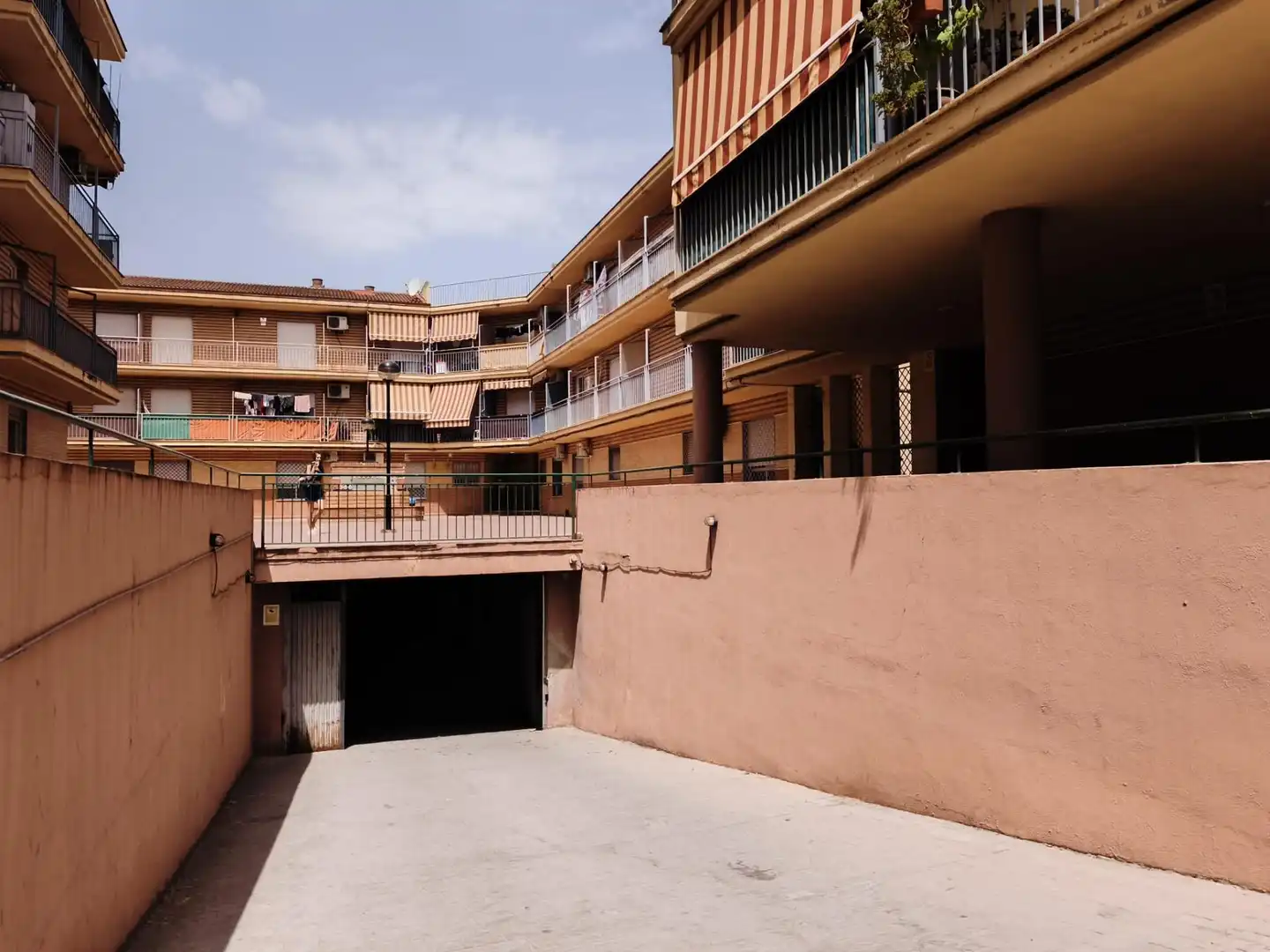 Vista exterior de Pis en venda en Santa Fe amb Terrassa i Balcó