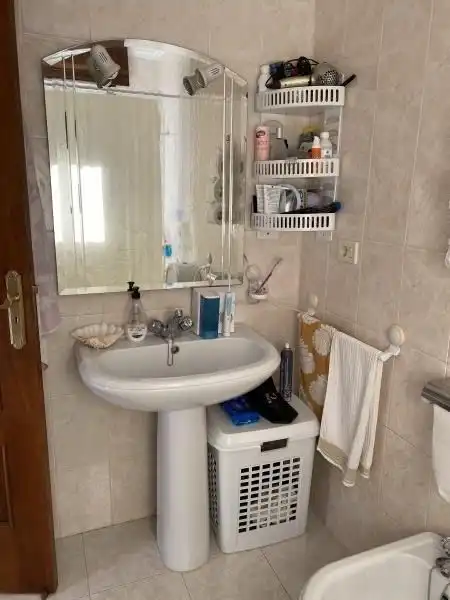 Bany de Casa adosada en venda en Crecente amb Calefacció, Traster i Moblat