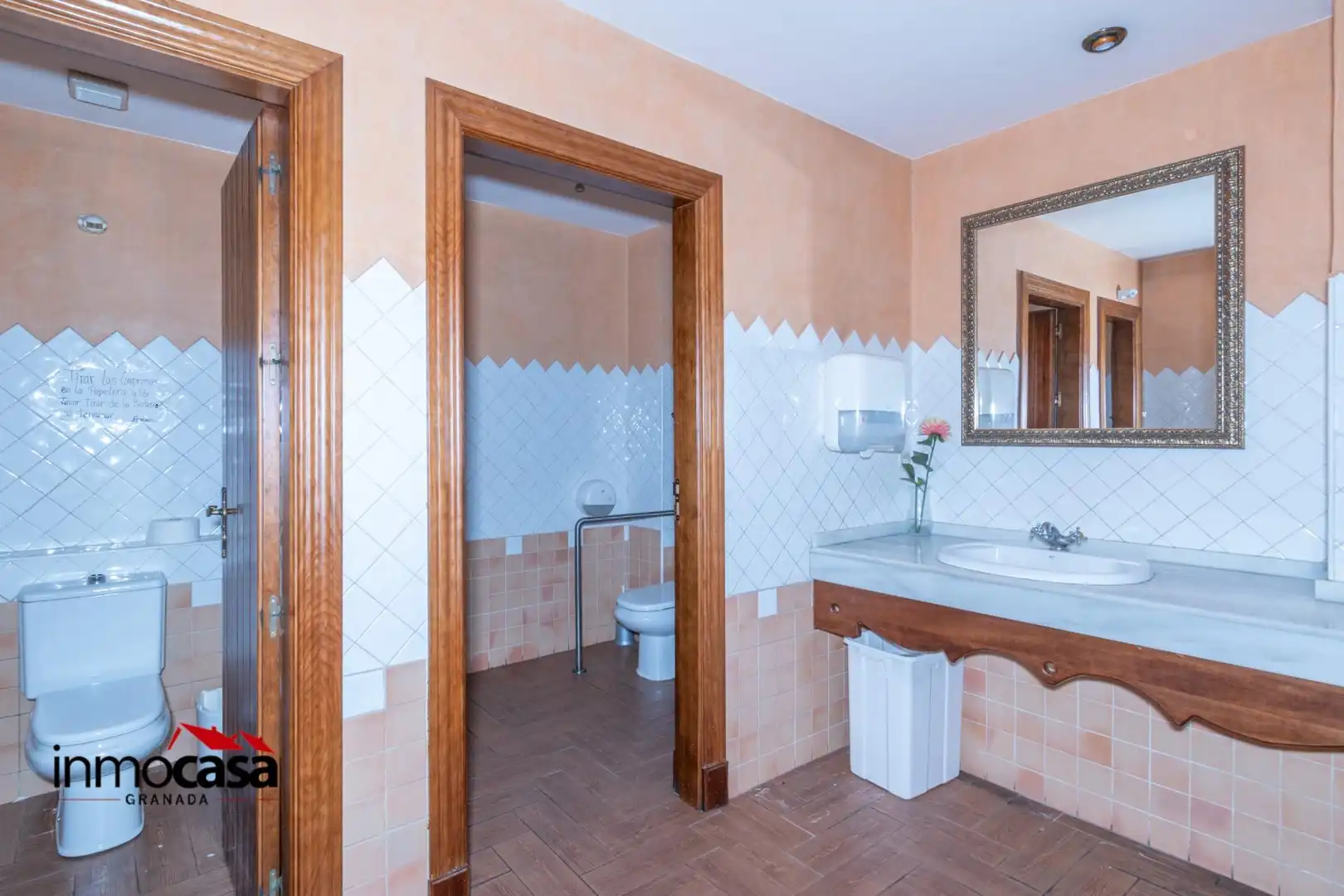 Badezimmer von Fabrikhallen zur Miete in Ogíjares mit Heizung