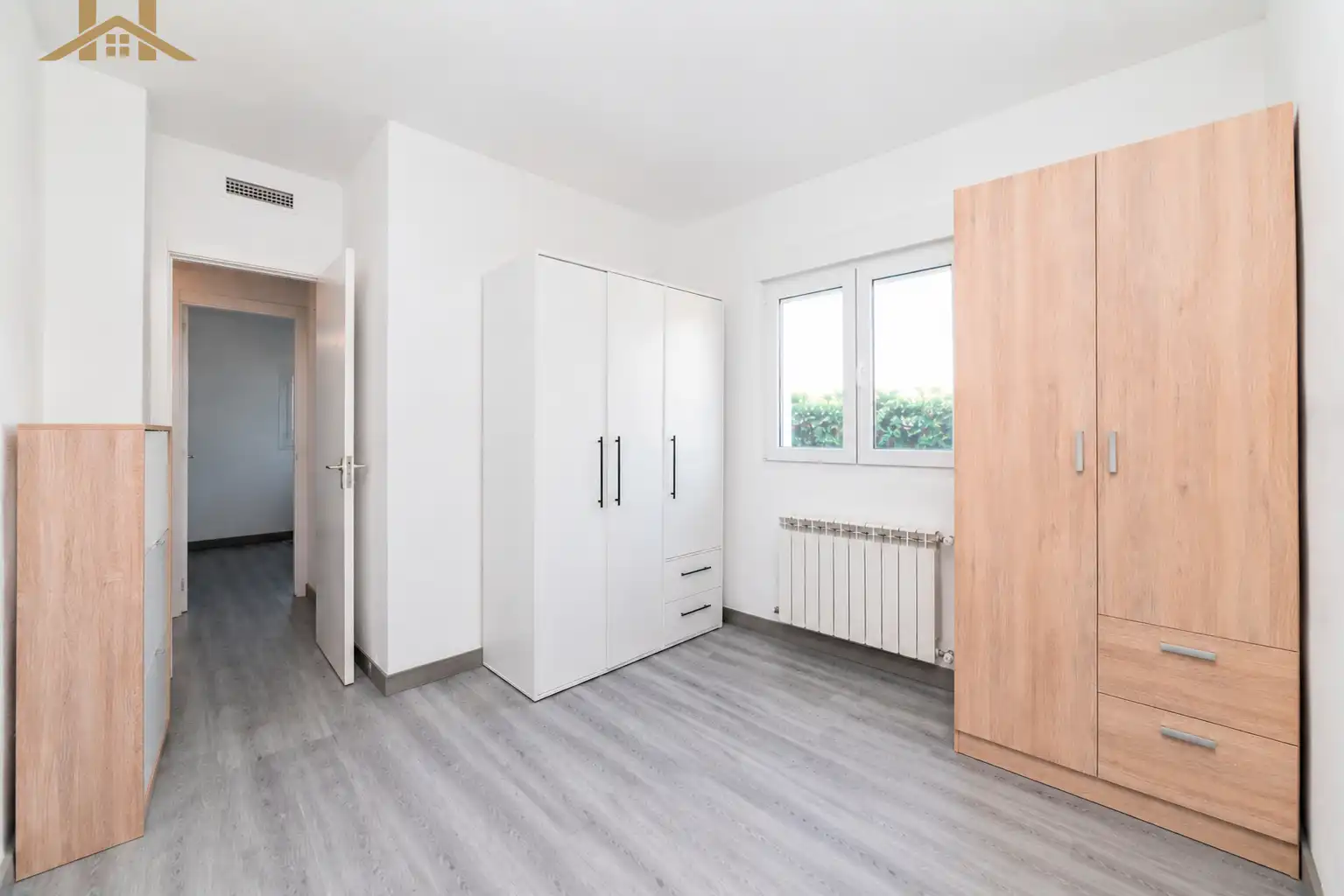 Schlafzimmer von Haus oder Chalet zum Verkauf in Santa Cruz del Retamar mit Klimaanlage, Heizung und Privatgarten