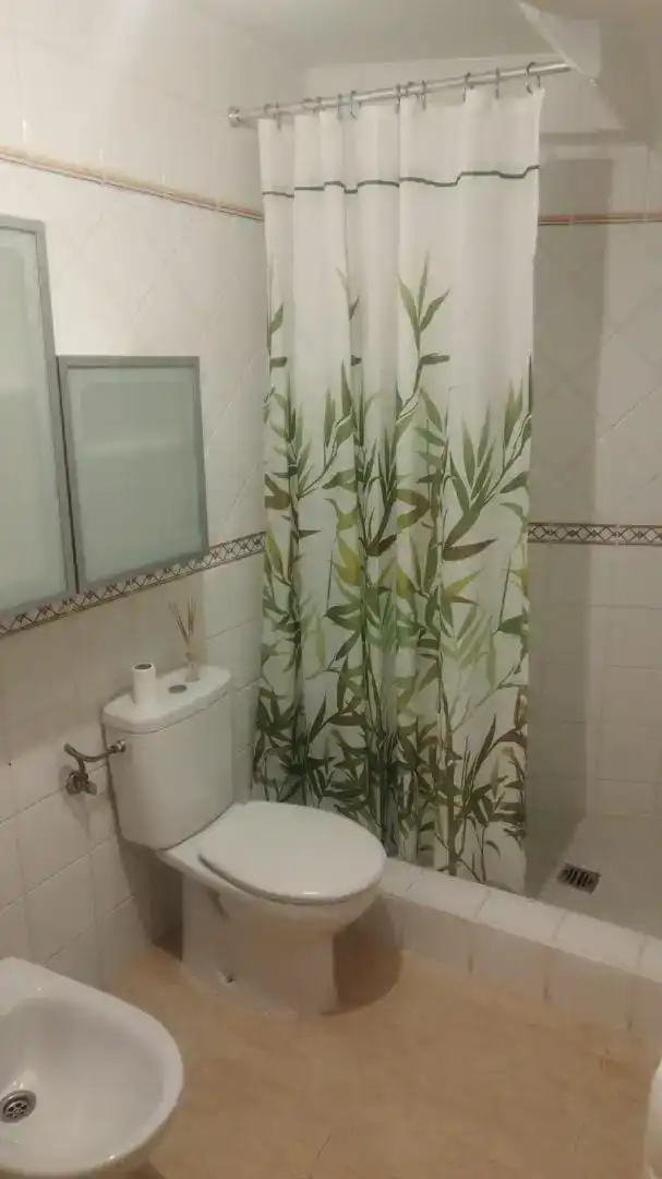 Badezimmer von Wohnung zur Miete in Valmojado mit Klimaanlage, Möbliert und Waschmaschine