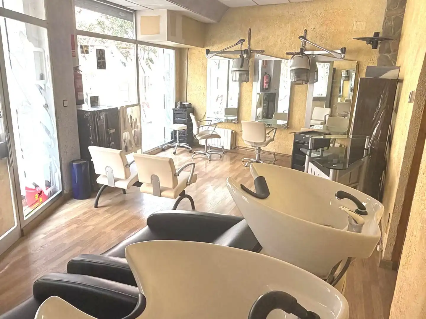Commercial properties for rent in Monzón  with Air Conditioner
