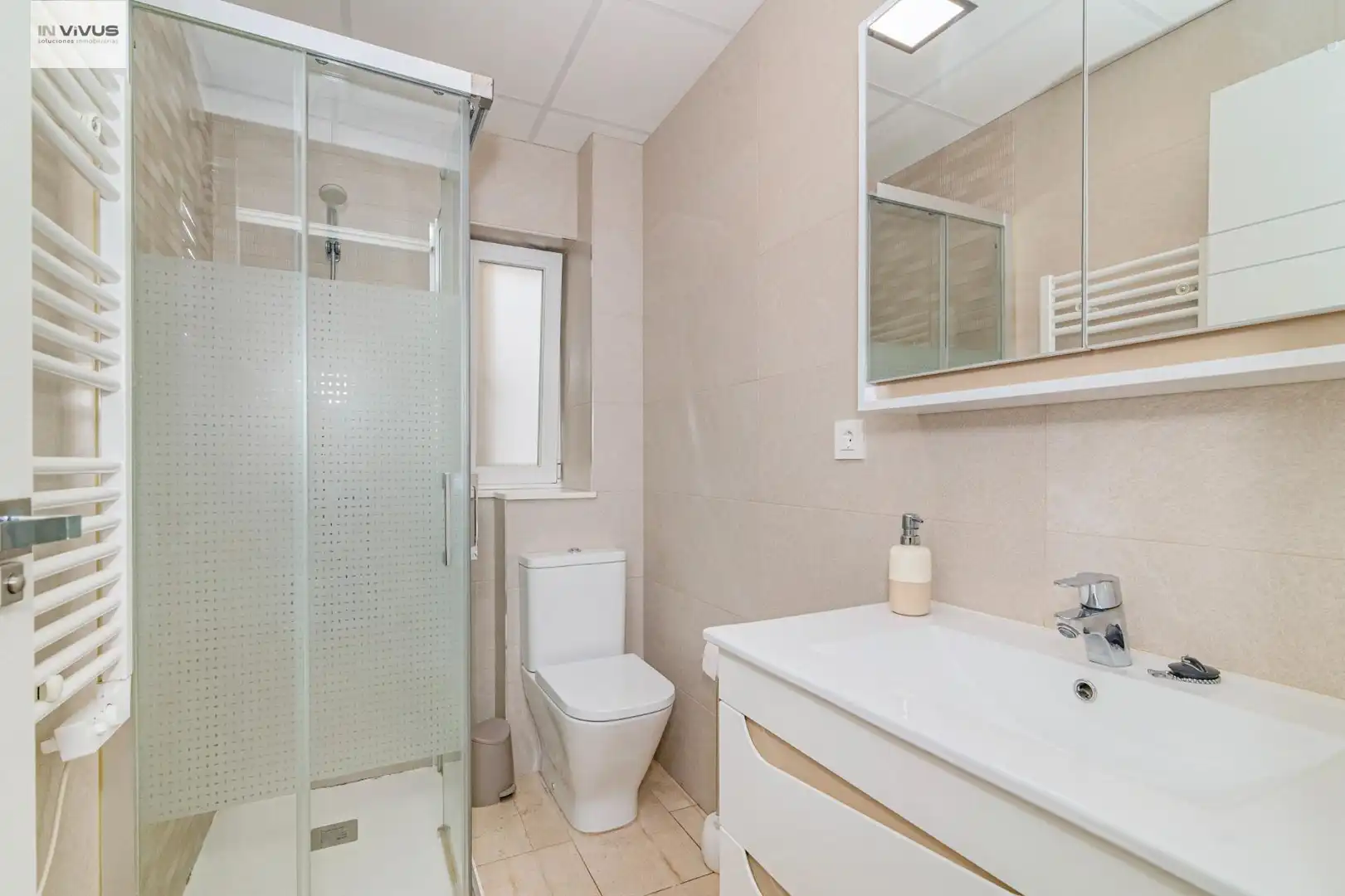 Baño de Piso para compartir en Granada con Aire acondicionado, Calefacción y Terraza