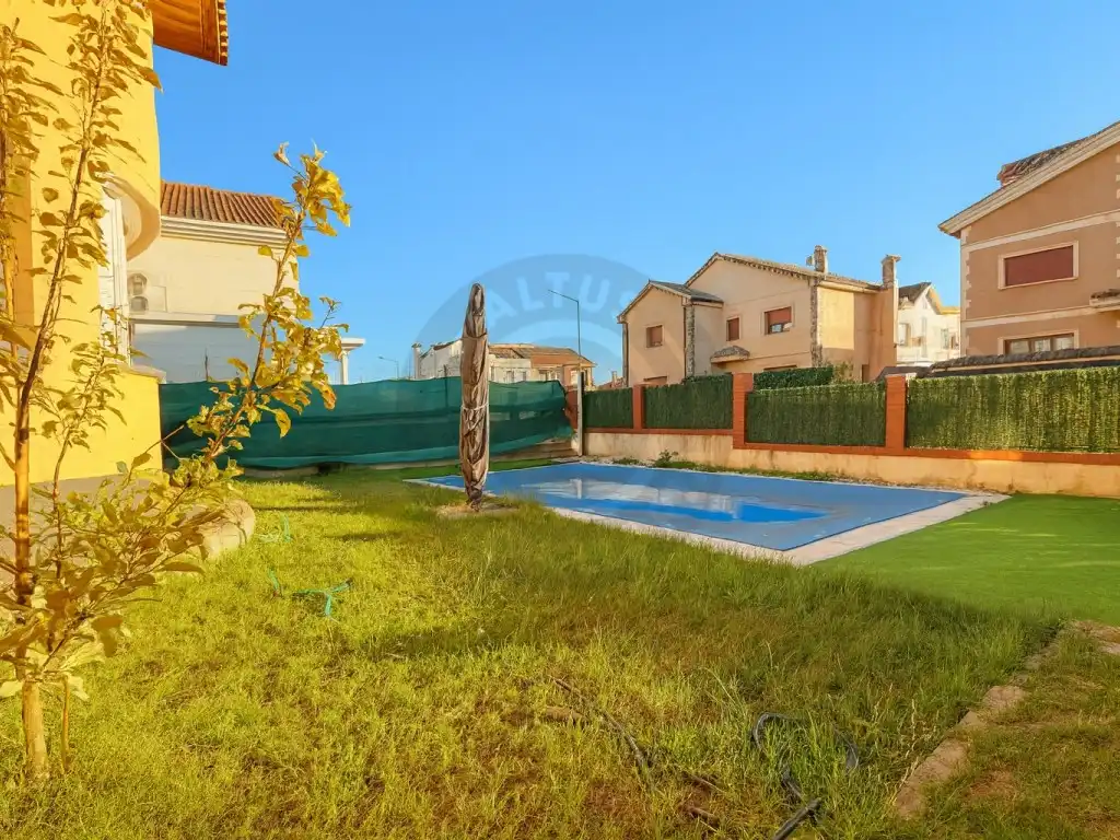 Swimming pool of Houses for sale in Cáceres  with Swimming Pool, Oven and Washing machine