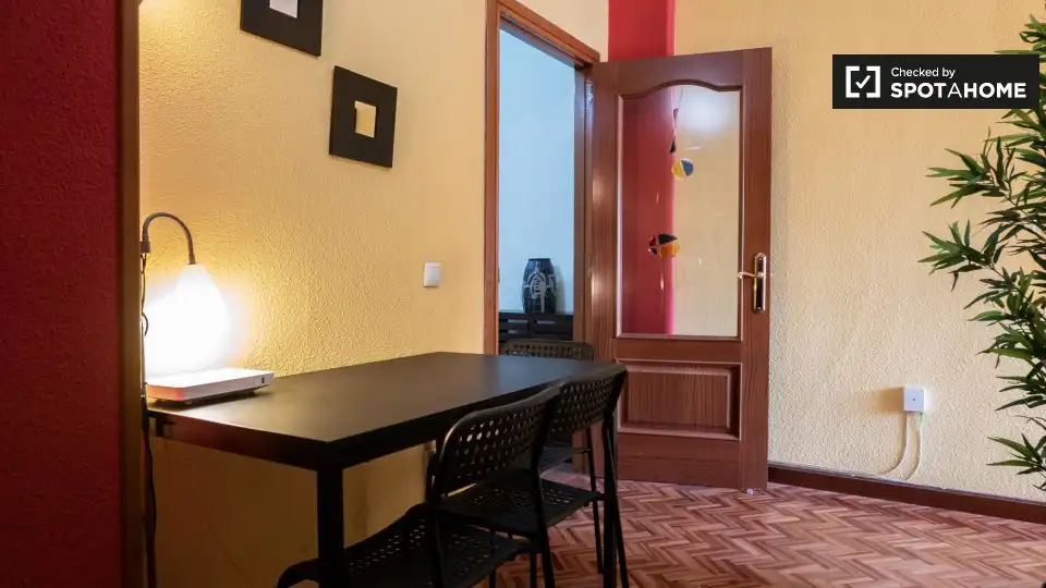 Piso de alquiler en Alcalá de Henares con Aire acondicionado, Calefacción y Amueblado