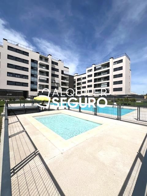 Vista exterior de Piso de alquiler en Valdemoro con Calefacción, Terraza y Trastero