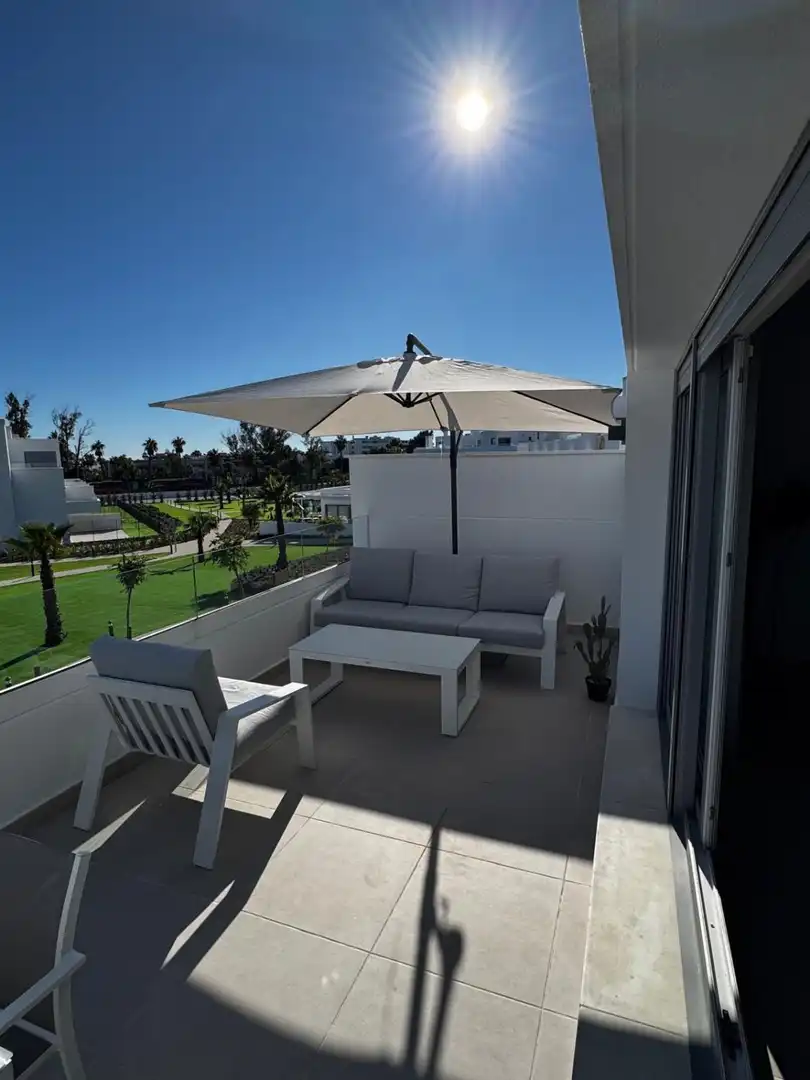 Terraza de Apartamento de alquiler en Estepona con Aire acondicionado, Terraza y Amueblado
