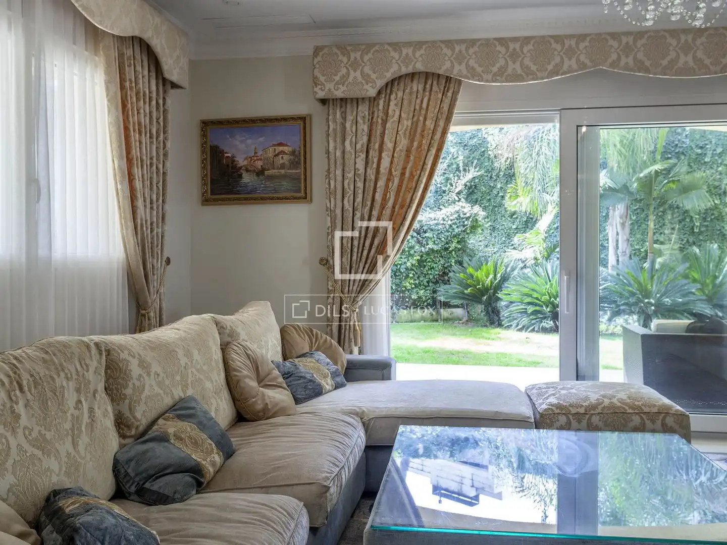 Sala d'estar de Casa o xalet en venda en Rocafort amb Aire condicionat, Calefacció i Jardí privat