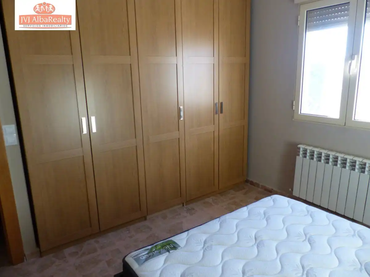 Habitación de Casa adosada en venta en Albacete con Calefacción y Balcón