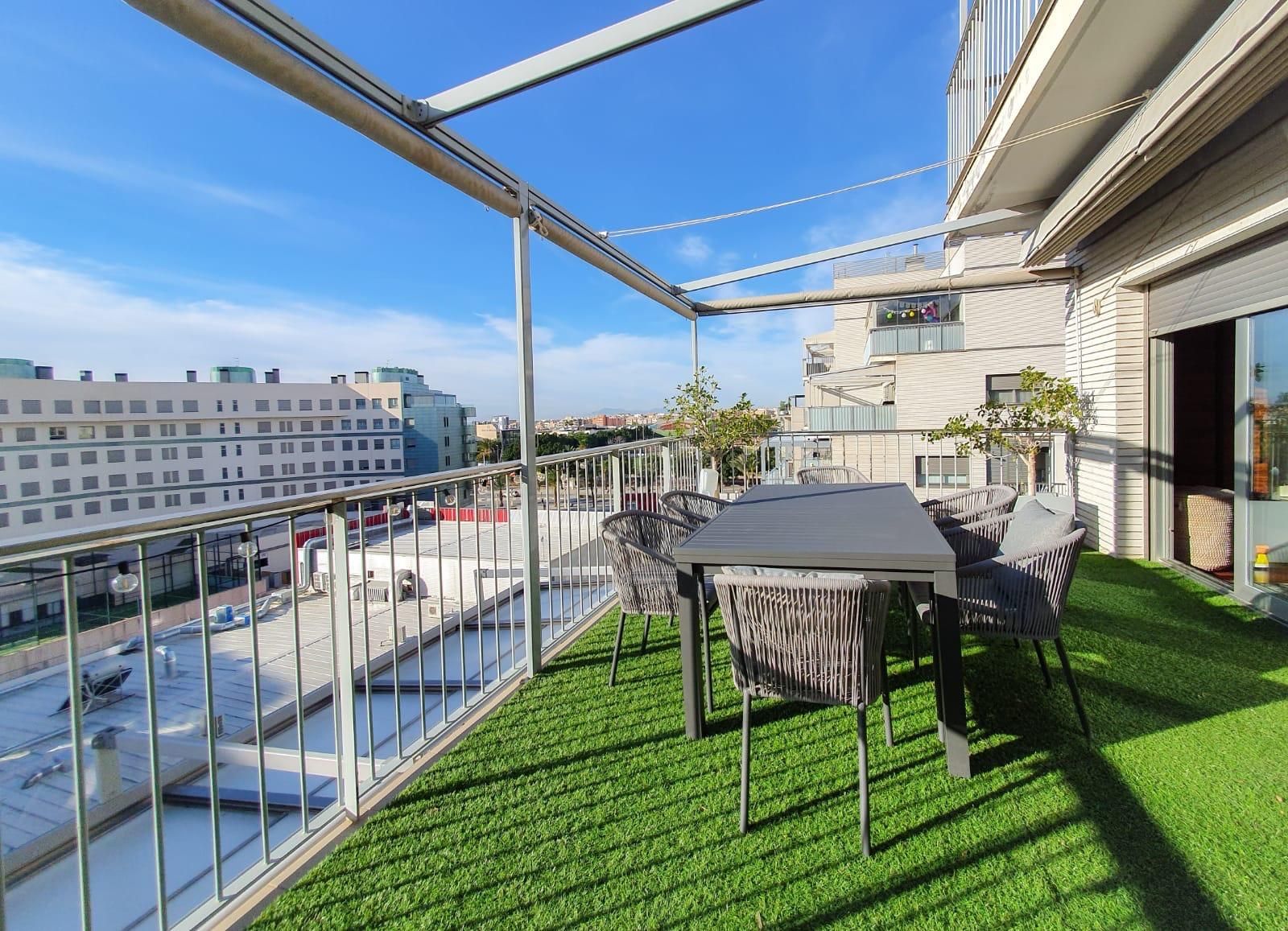 Terrassa de Pis en venda en Elche / Elx amb Aire condicionat, Calefacció i Jardí privat