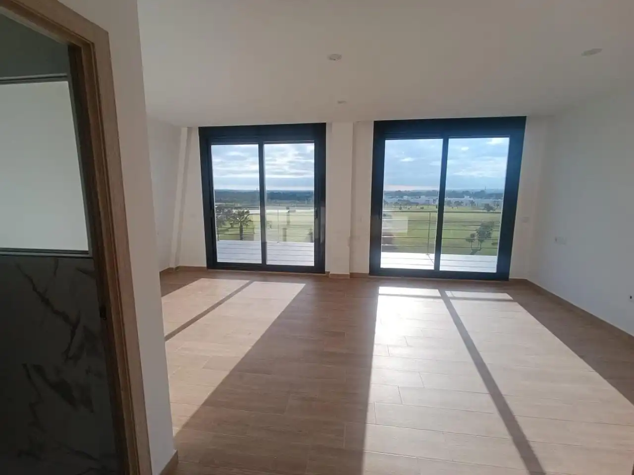 Sala d'estar de Casa o xalet en venda en Puerto Real amb Aire condicionat, Jardí privat i Terrassa