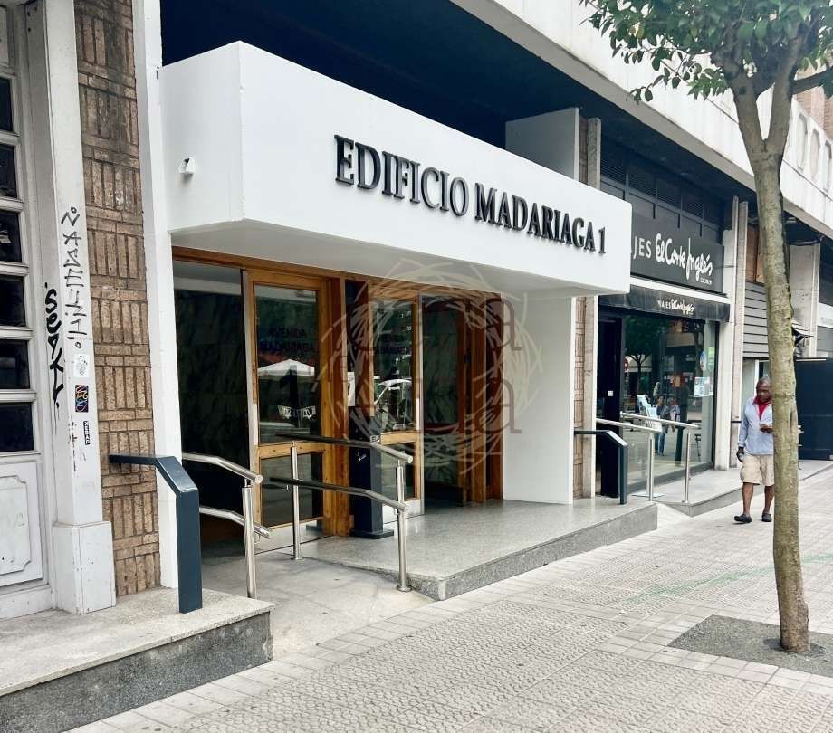 Exterior view of Office to rent in Bilbao   with Heating