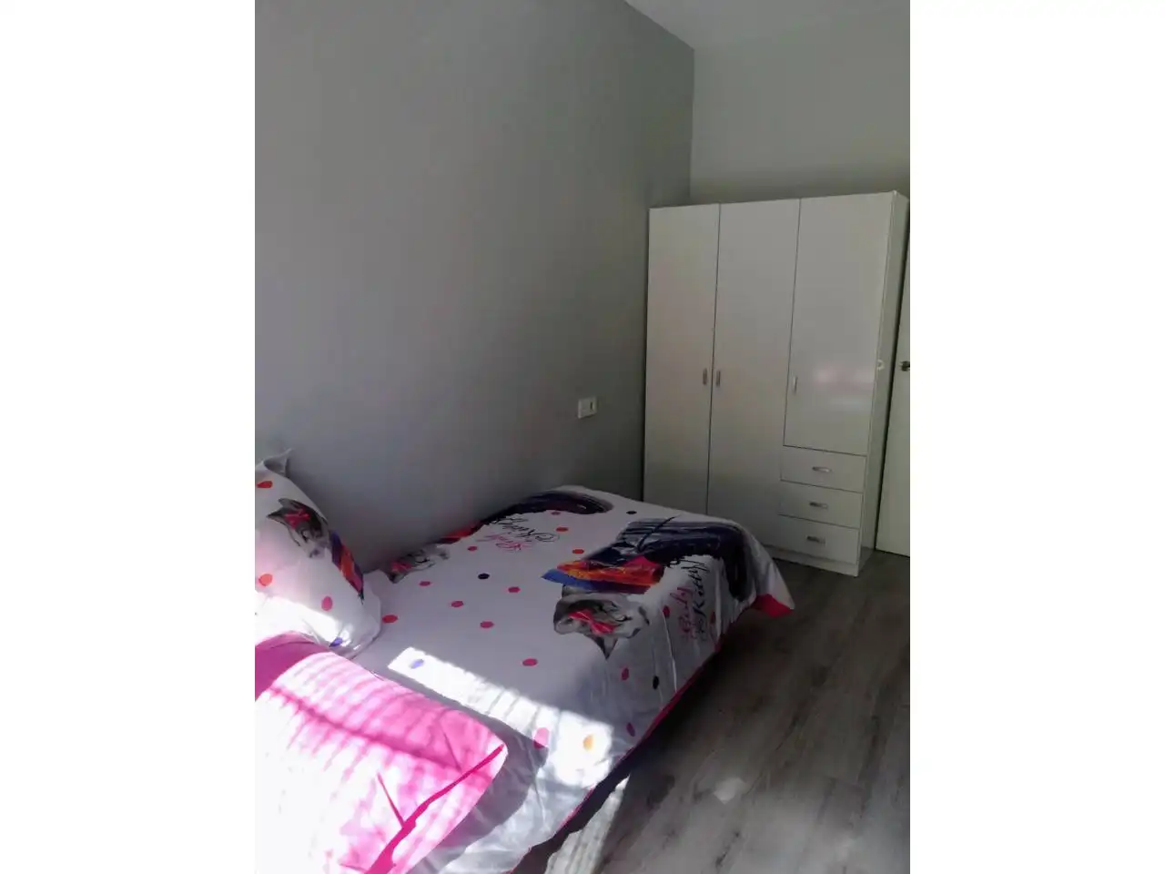 Habitación de Apartamento de alquiler en Burgos con Calefacción, Terraza y Amueblado