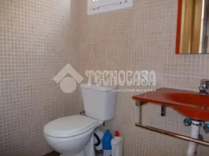 Bany de Pis en venda en Barcelona amb Terrassa i Balcó