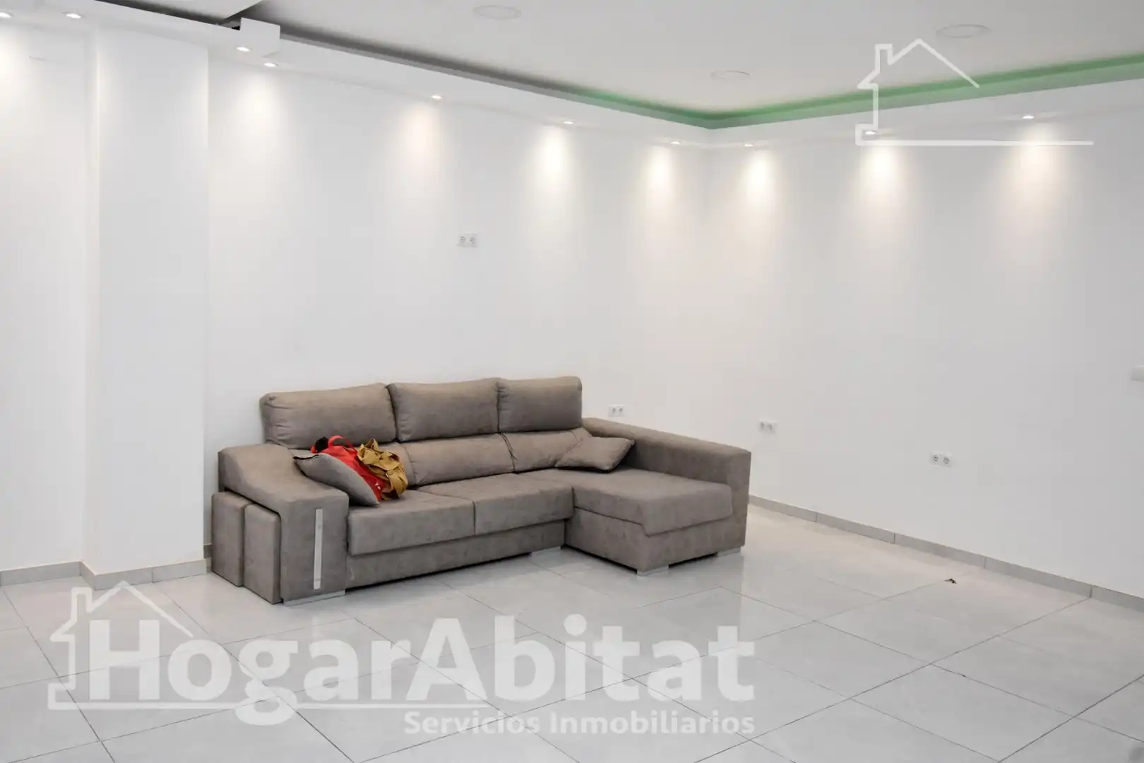 Living room of Houses for sale in Alzira  with Air Conditioner and Terrace