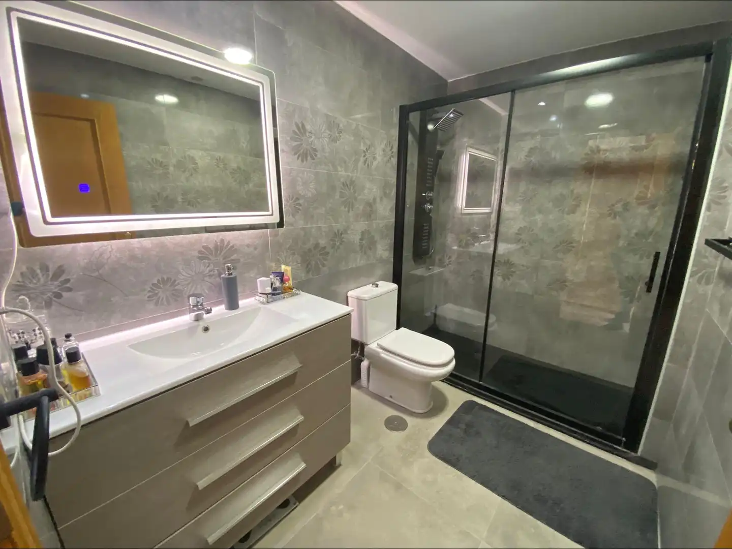 Badezimmer von Haus oder Chalet zum Verkauf in Monforte del Cid mit Klimaanlage, Privatgarten und Terrasse