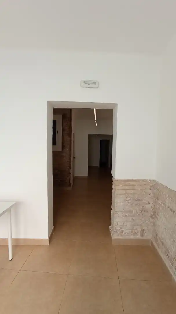 Commercial properties for rent in Plaça de l'Alzina, Pubilla Cases