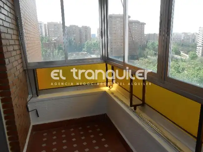 Dormitori de Pis en venda en Madrid amb Parquet i Terrassa