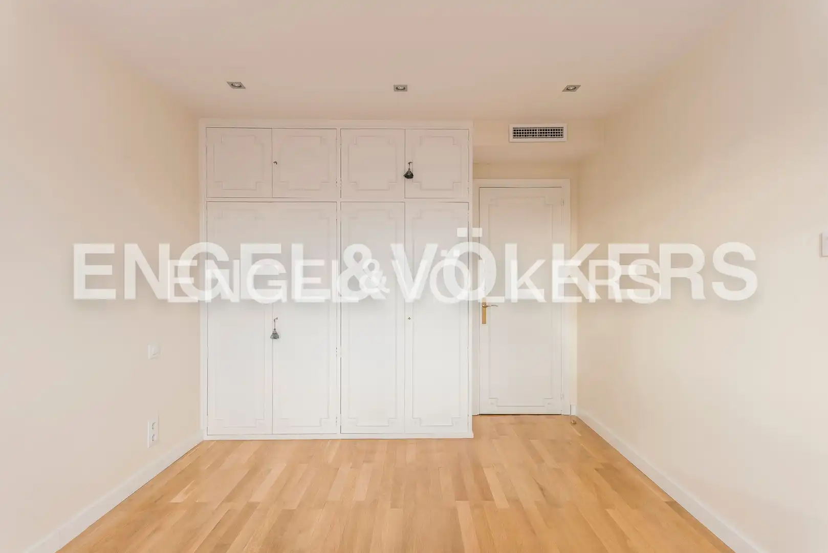 Habitación de Piso de alquiler en Madrid con Aire acondicionado, Calefacción y Parquet