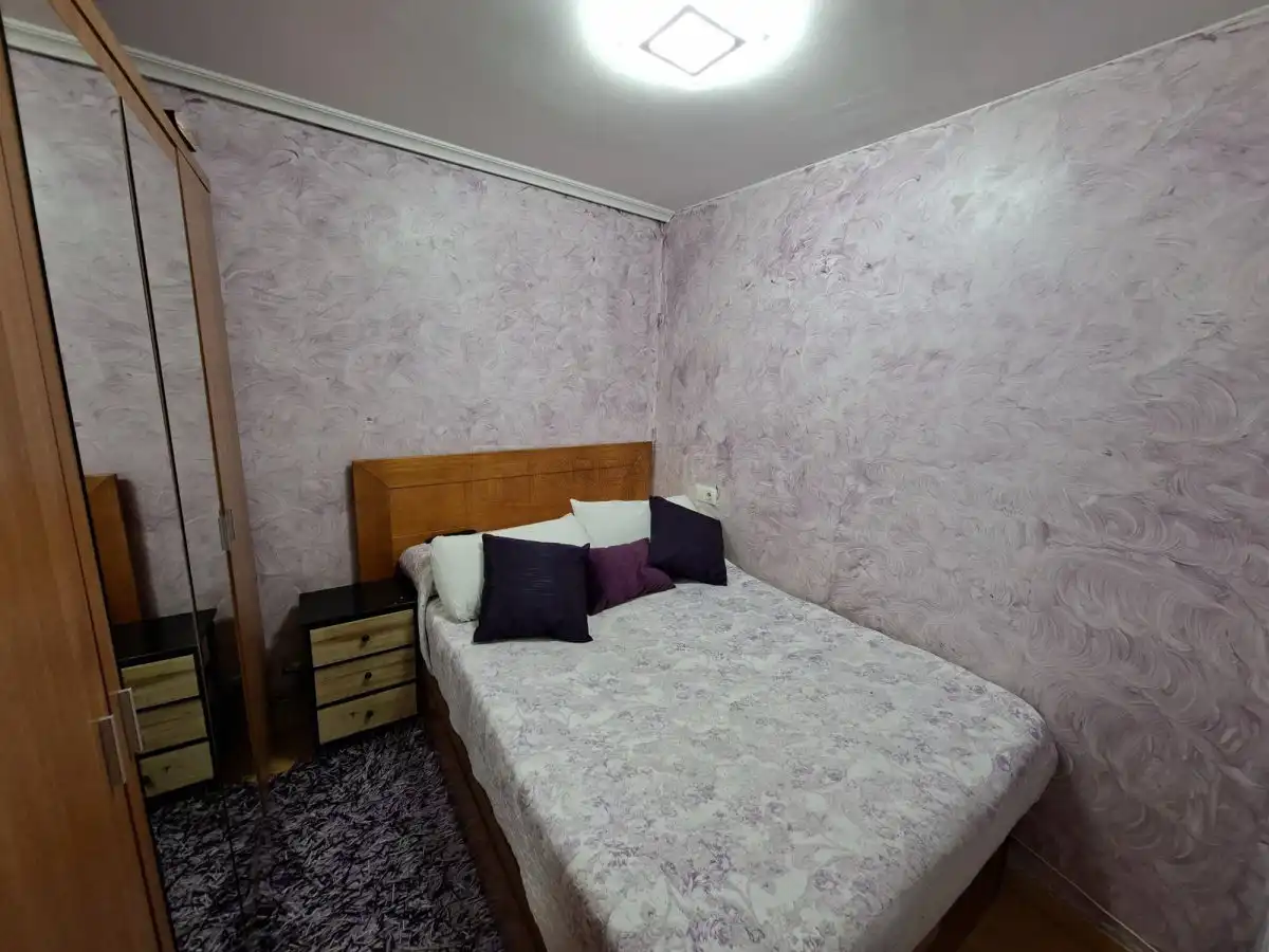 Habitación de Apartamento en venta en Vitoria - Gasteiz con Calefacción, Parquet y Trastero