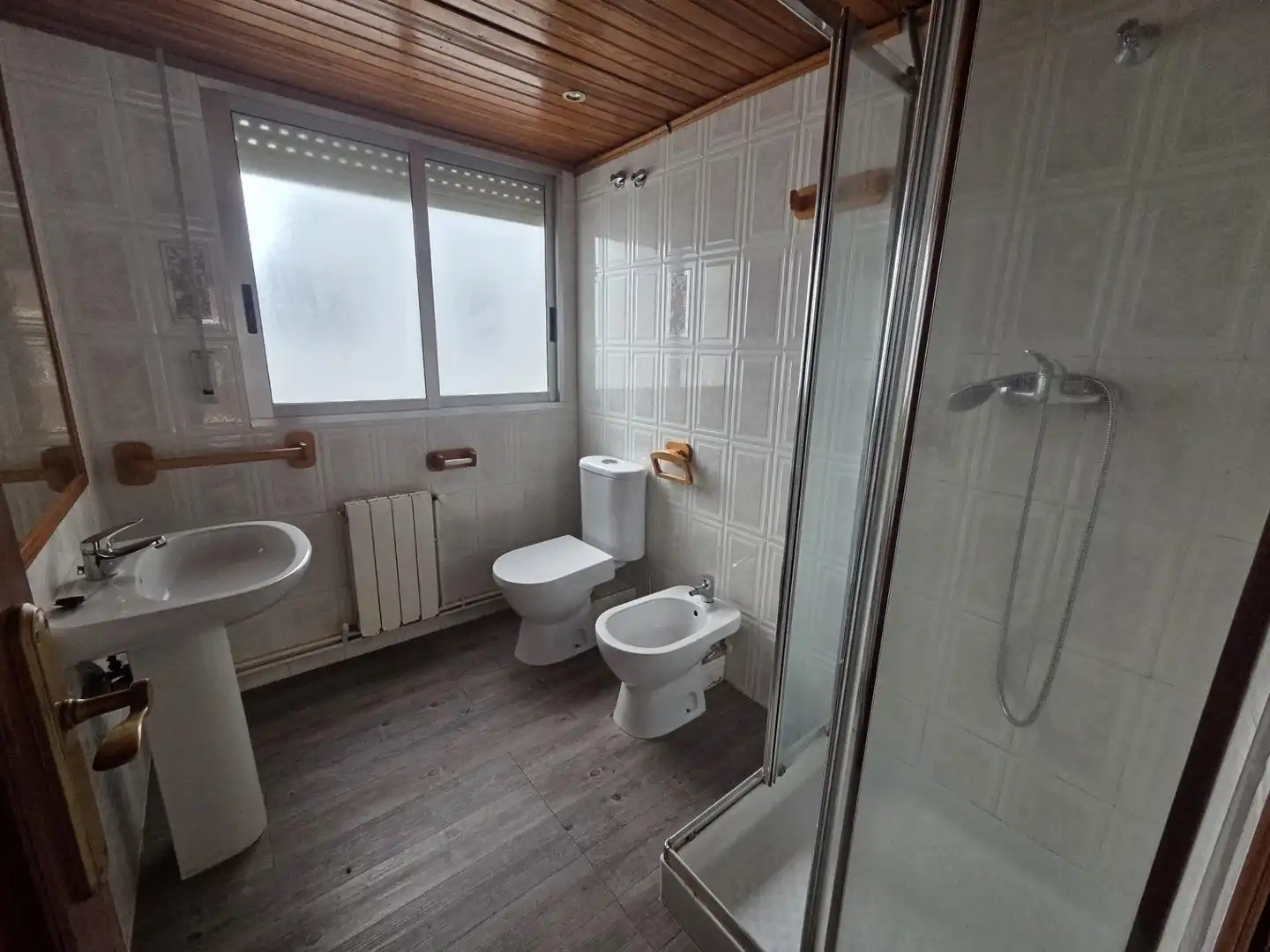 Badezimmer von Wohnung zum Verkauf in Sagunto / Sagunt mit Klimaanlage, Heizung und Terrasse