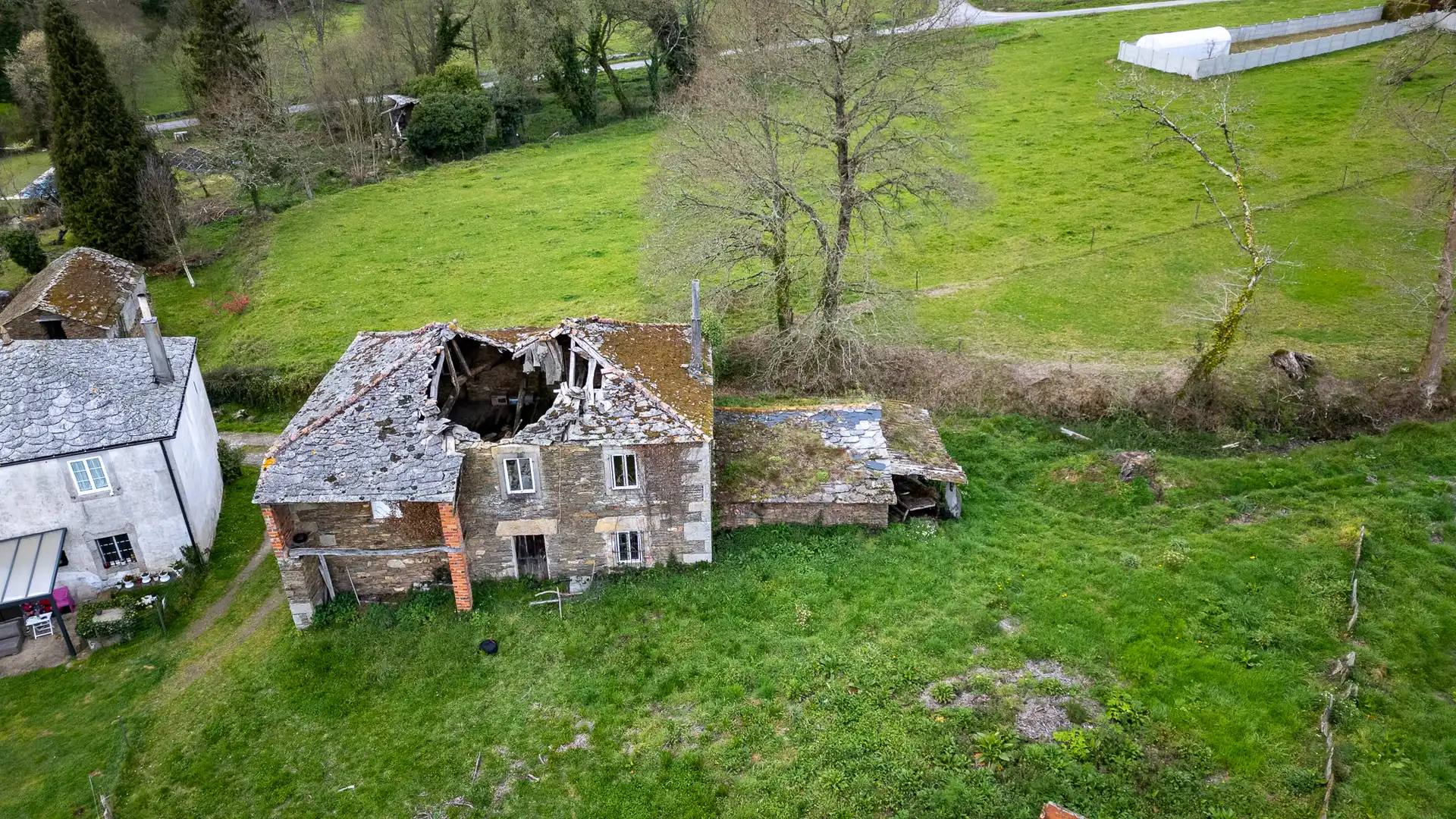 Außenansicht von Country house zum Verkauf in Begonte