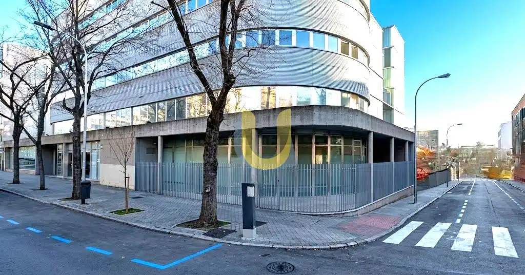 Vista exterior de Nave industrial en venta en Madrid