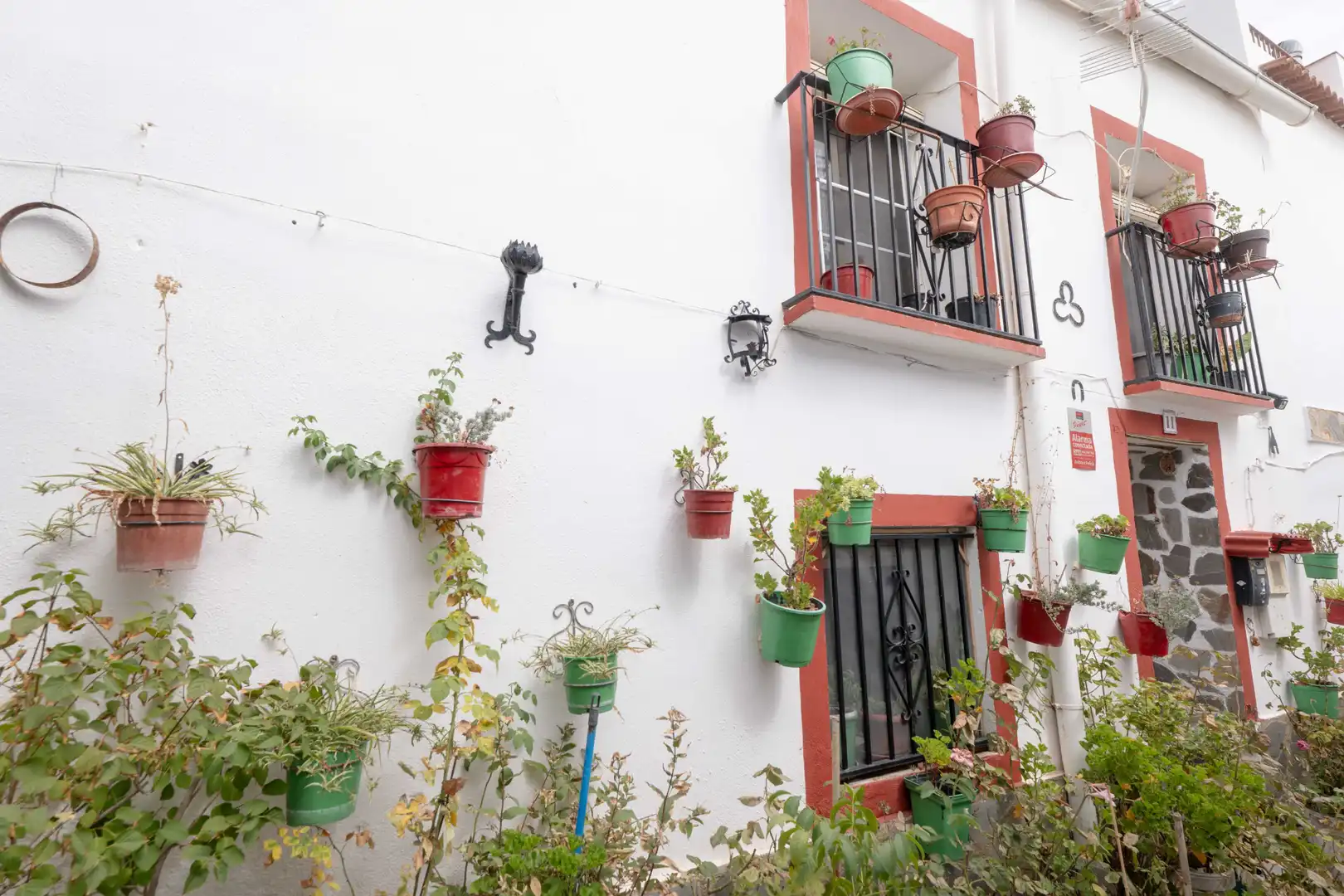Vista exterior de Casa adosada en venta en Paterna del Río con Amueblado y Balcón