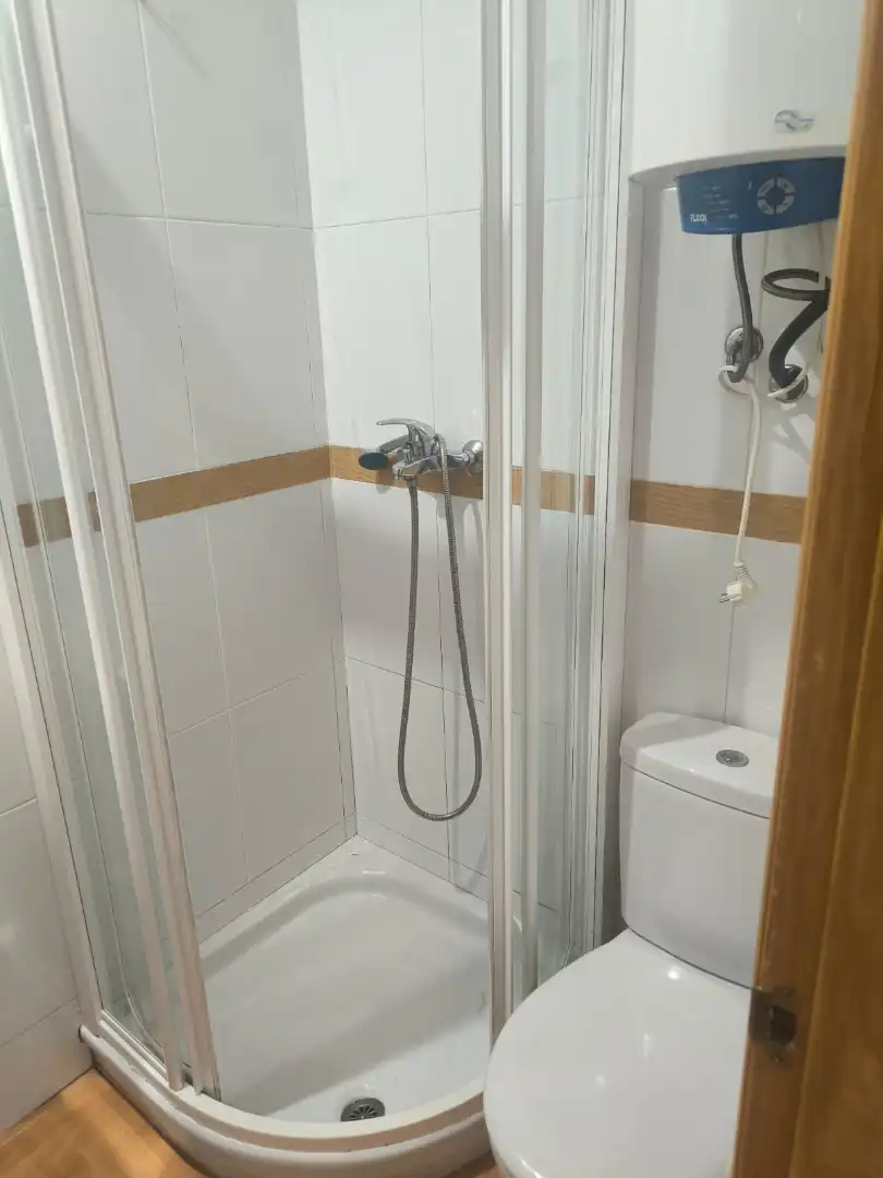 Badezimmer von Wohnung zur Miete in Madrid mit Klimaanlage, Heizung und Parkett