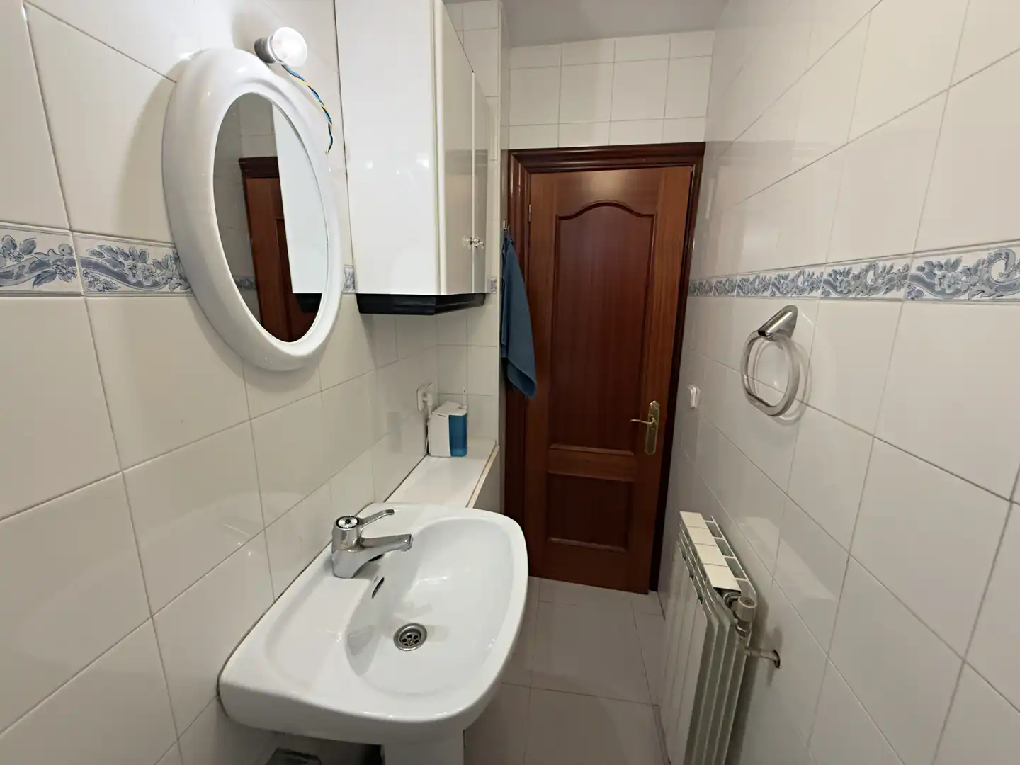 Bany de Casa o xalet en venda en Oviedo  amb Calefacció, Jardí privat i Parquet